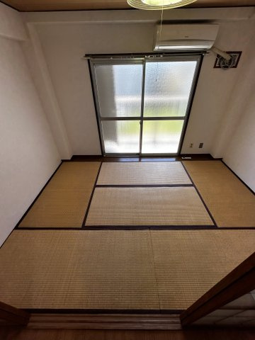 田中町住宅2号棟の寝室