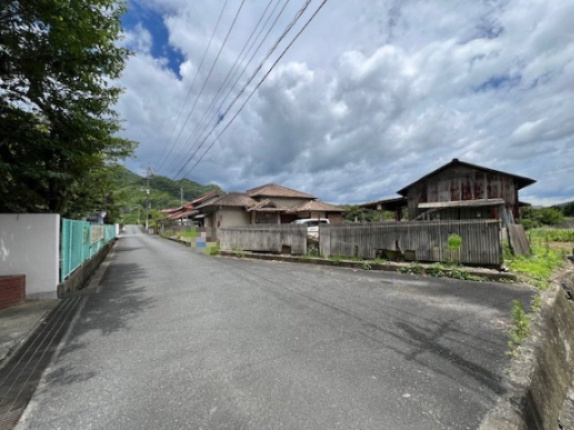 大字市丸475番地の3（B-21）の前面道路含む現地写真