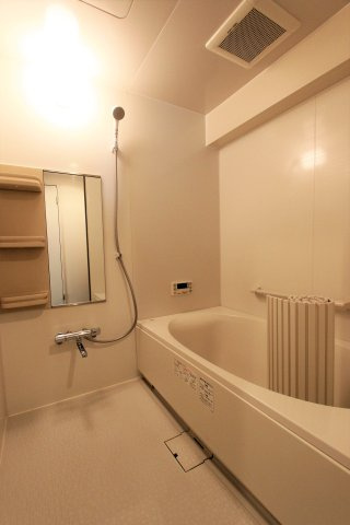 メゾンしかたの浴室