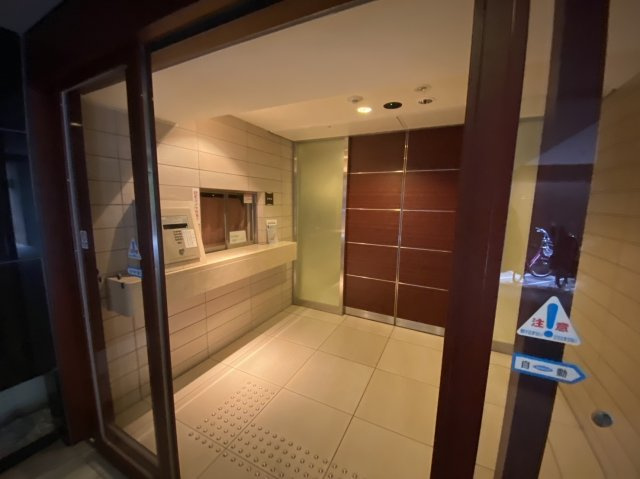 グランコート北山のエントランス