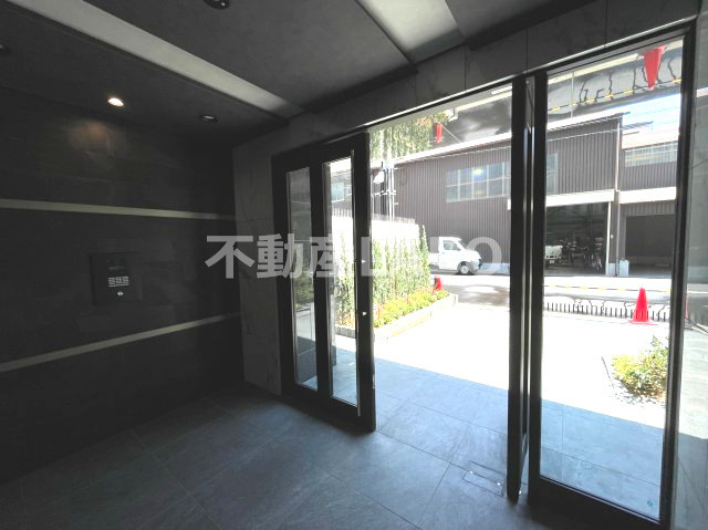 グランカリテ九条南のロビー