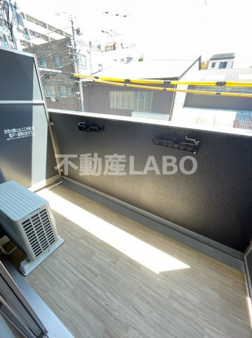 グランカリテ九条南のバルコニー