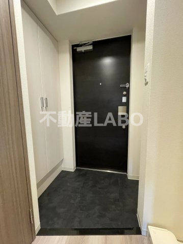 グランカリテ九条南の玄関