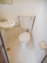 シンプルで使いやすいトイレです