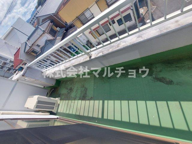 ロイヤルマンション301号のバルコニー