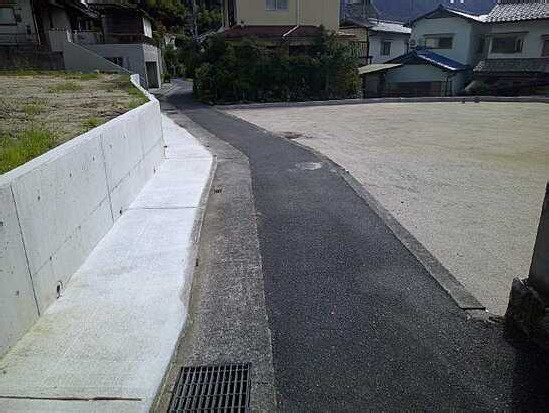 【前面道路含む現地写真】