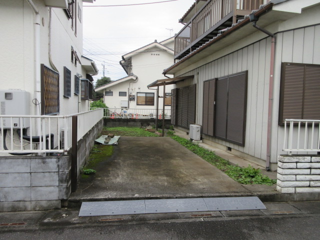 中古戸建　熊谷市柿沼448-20（期間限定現況販売）の駐車場