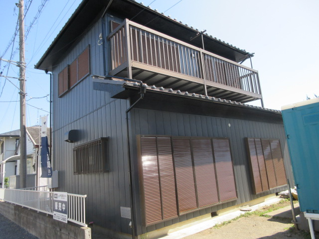 中古戸建　熊谷市柿沼448-20（リフォーム住宅）の前面道路含む現地写真
