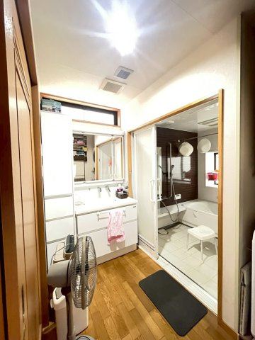 前橋市若宮町四丁目既存住宅の独立洗面台