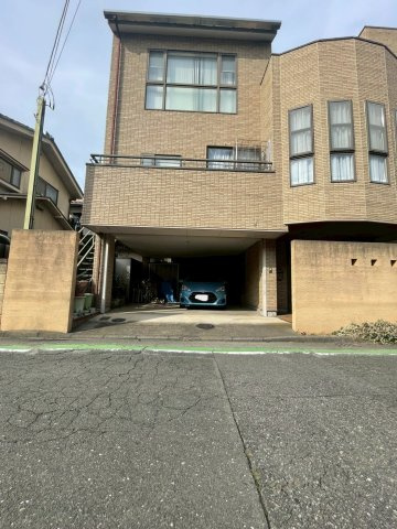 前橋市若宮町四丁目既存住宅の駐車場