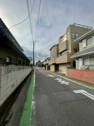 前橋市若宮町四丁目既存住宅の前面道路含む現地写真
