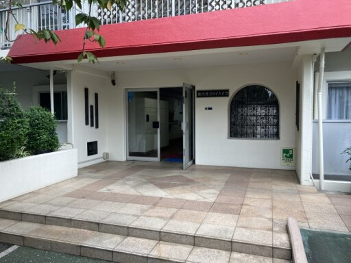 東大井スカイハイツのエントランス