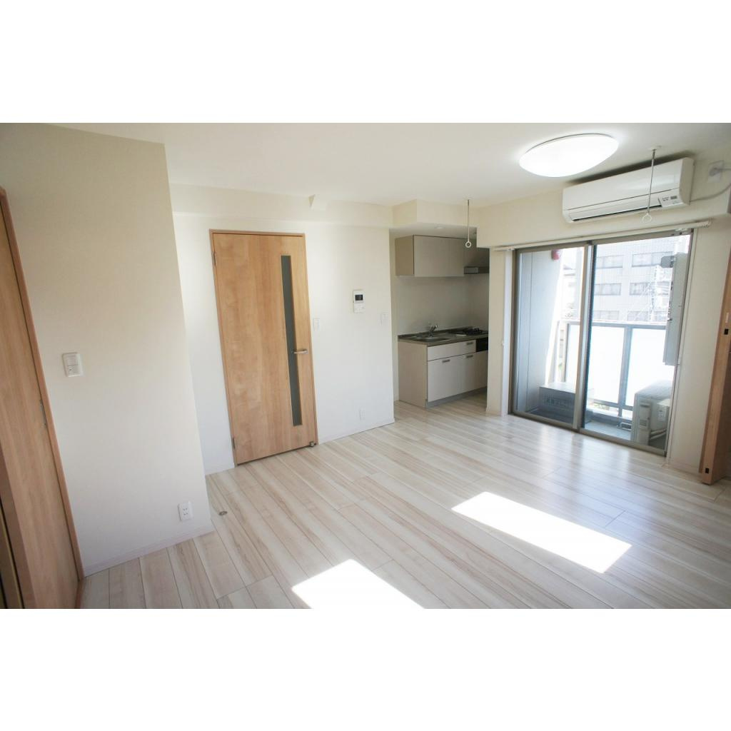 ピークサイドレジデンス早稲田の居間・リビング|リビング