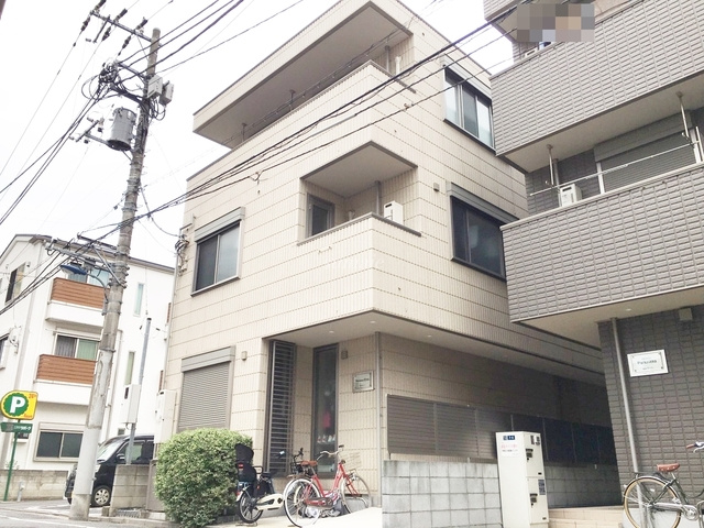 Ｍａｉｓｏｎ　Ｂｌｉｓｓの外観|3階建てです☆