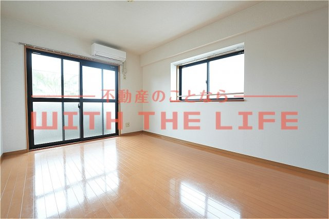 サンピーノ【キャッシュバック対象物件】の居間・リビング|ゆったり過ごせる居間です