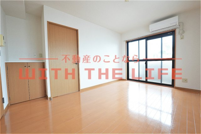 サンピーノ【キャッシュバック対象物件】の居間・リビング|ゆったり過ごせるリビングです