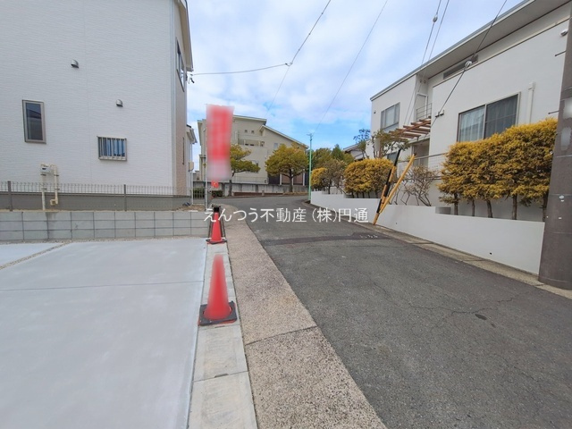 ハートフルタウン滝ノ水2期の前面道路含む現地写真