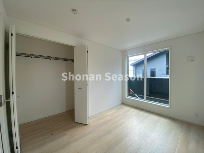 【洋室】 | フローリンのお部屋は、汚れをさっと拭くことができ、お手入れも簡単です♪