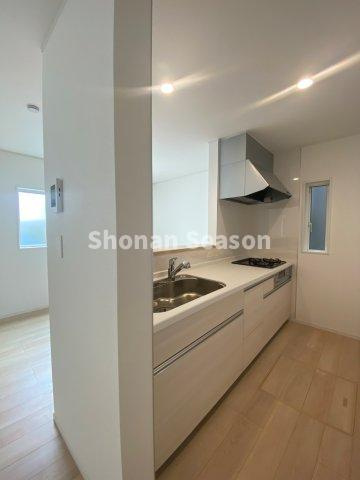 【キッチン】 | 床下収納は防災用具のストックなどをしまうのに便利ですよ◎