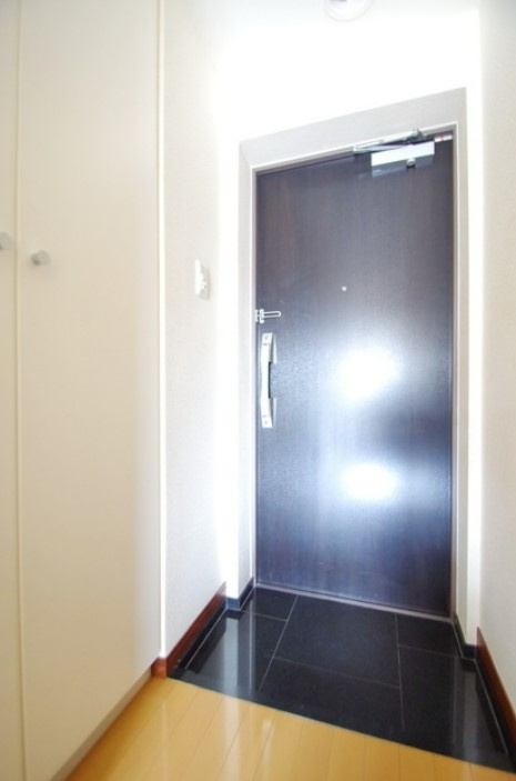 川崎市多摩区東生田１丁目の賃貸マンションの玄関