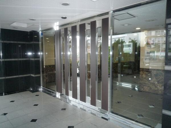 川崎市多摩区東生田１丁目の賃貸マンションのエントランス