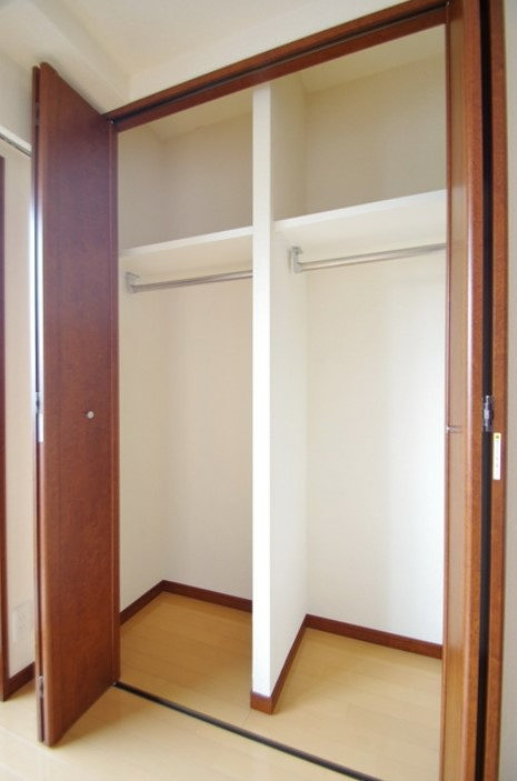 川崎市多摩区東生田１丁目の賃貸マンションの収納