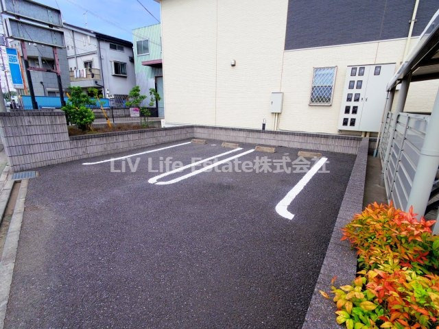 インノバールの駐車場