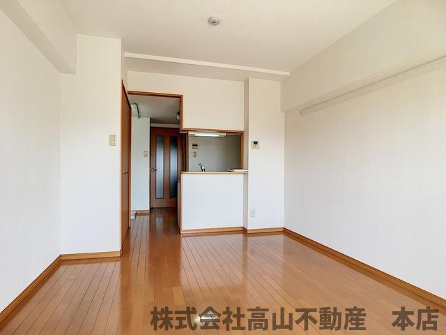 アスパラ倶楽部の居間・リビング