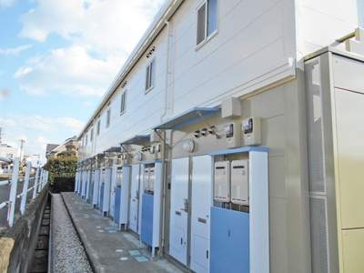 【玄関】 | レオパレスカガスノ | 備品や設備仕様は号室により異なります。現地をご確認下さい。