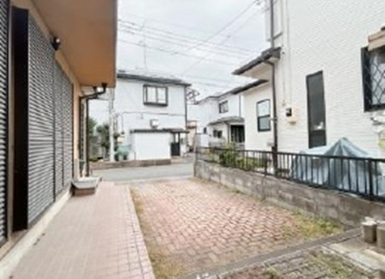 中古戸建　熊谷市石原1399-16（期間限定現況販売）の駐車場