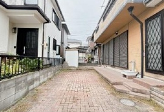 中古戸建　熊谷市石原1399-16（期間限定現況販売）の駐車場