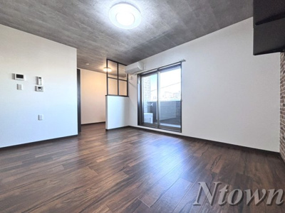 【居間・リビング】 | Patina中村本町 | こちらの居間で趣味の時間をお楽しみください