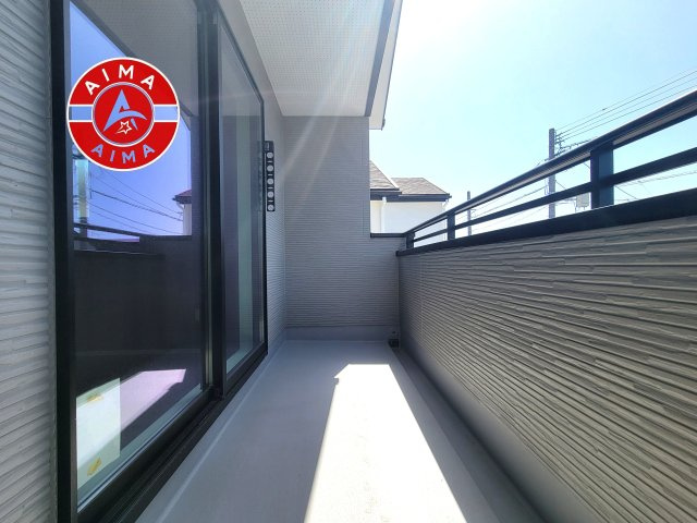 福岡市東区三苫2丁目第6-3棟(1号棟)のバルコニー|風をしっかりと感じられるバルコニーでは、毎日が洗濯日和です。広々としているので洗濯も楽しくなるでしょうし、気分転換にバルコニーからの眺めを楽しむのもいいでしょう。