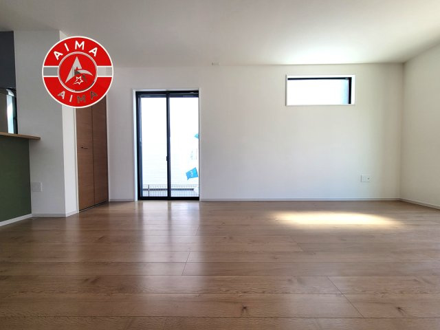 福岡市東区三苫2丁目第6-3棟(1号棟)の居間・リビング|ご家族を近くに感じられる対面キッチンのLDK。会話もはずみそうですね。