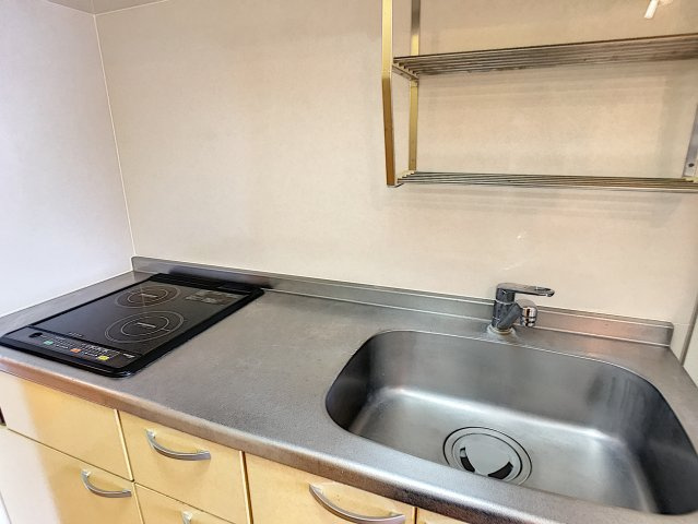 ロイヤルヒルズタワーのエントランス