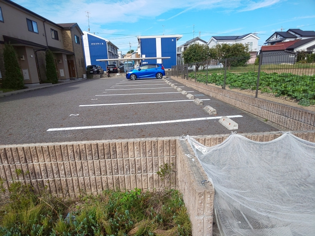 グラフティファミーユの駐車場