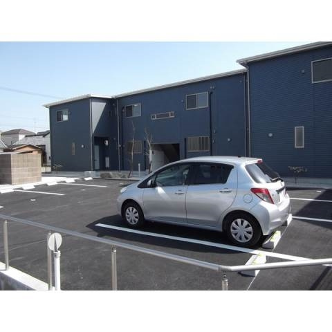 Numenia　Aoの駐車場