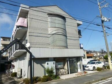 野洲市冨波乙の店舗事務所の外観