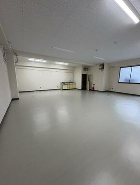 野洲市冨波乙の店舗事務所の内装