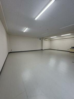 野洲市冨波乙の店舗事務所の内装