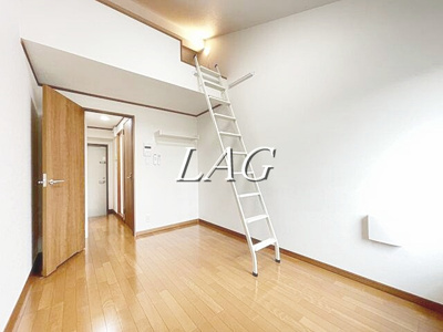 【寝室】 | マーレ梅島 | 寝室です。