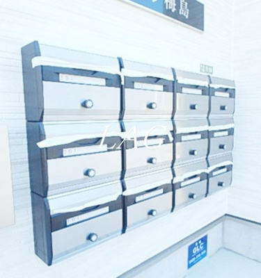 【その他共用部分】 | マーレ梅島 | 集合ポストです。