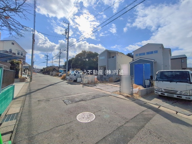 諸の木の前面道路含む現地写真