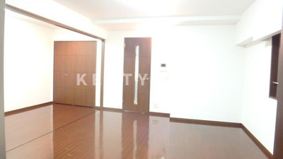 【居間・リビング】 | パレステュディオ大森ＷＥＳＴ | ゆったり過ごせる居間です