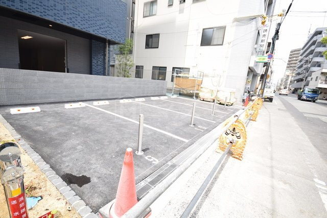 プレサンス梅田北ディアの駐車場