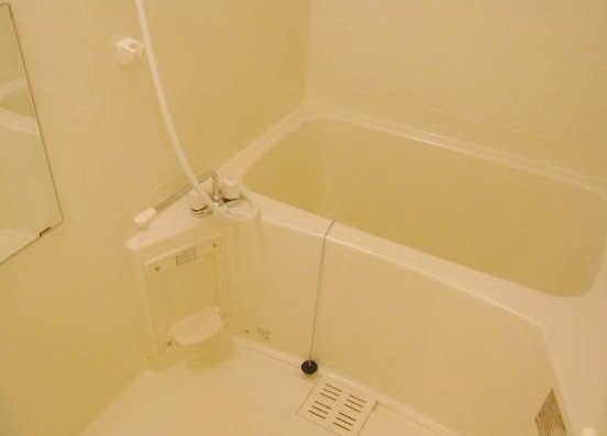 アンプルール フェール 戸田公園 の浴室