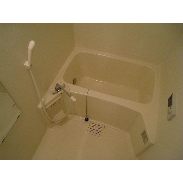 アンプルール フェール 戸田公園 の浴室