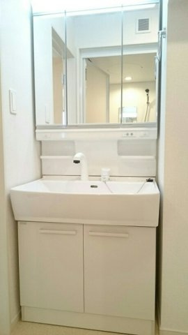 クレアージュの独立洗面台|脱衣スペースもあります