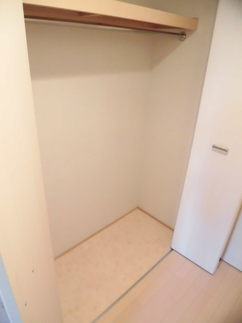 エスリード中山手県庁前の収納