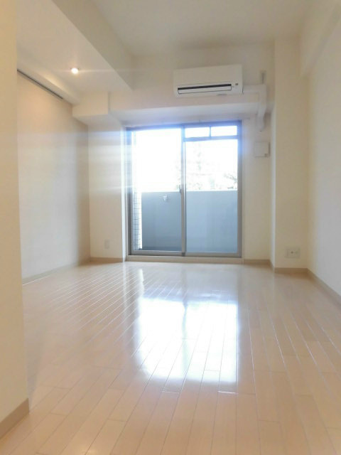 エスリード中山手県庁前の居間・リビング